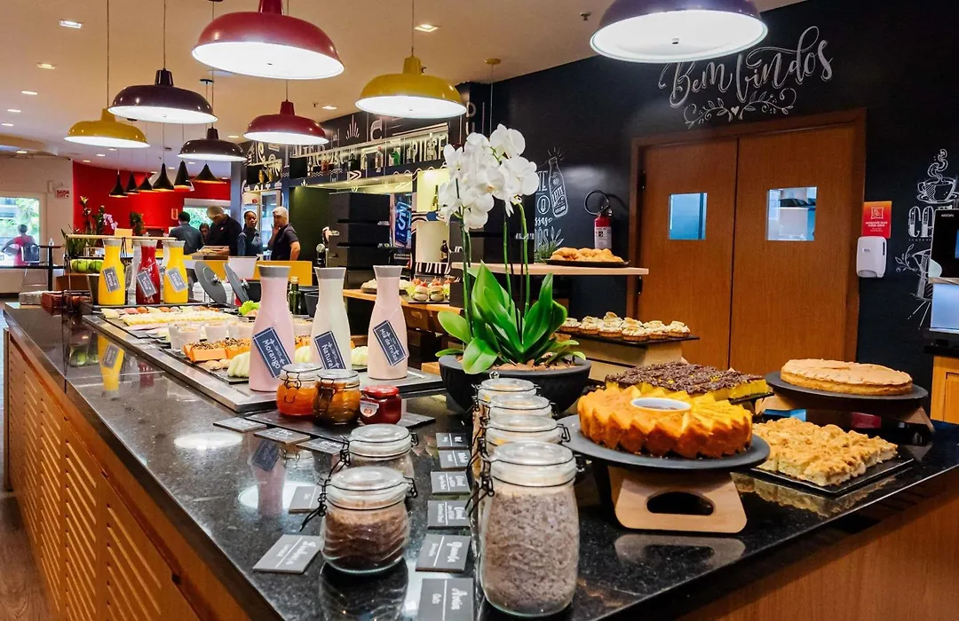 Ibis Joinville-1
